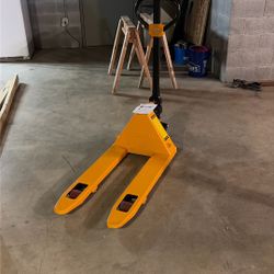 Pallet Truck - Compact
