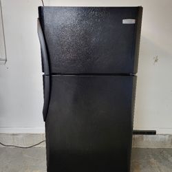 Frigidaire Refrigerator 