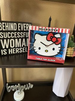Hello kitty table top Clock (2)