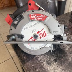 MILWAUKEE CIFCULAR SAW 7 1/4” 