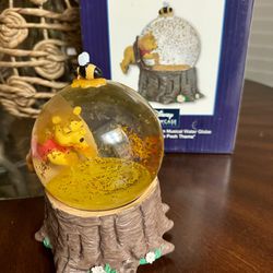 Winnie the Pooh Musical Water Globe 