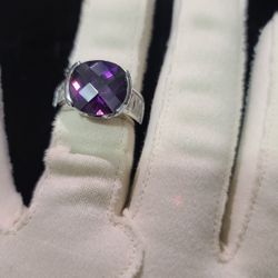 Sterling Silver With High Quality Of purple Beautiful Cubic Zirconia Stone Sz 6 Or 7  