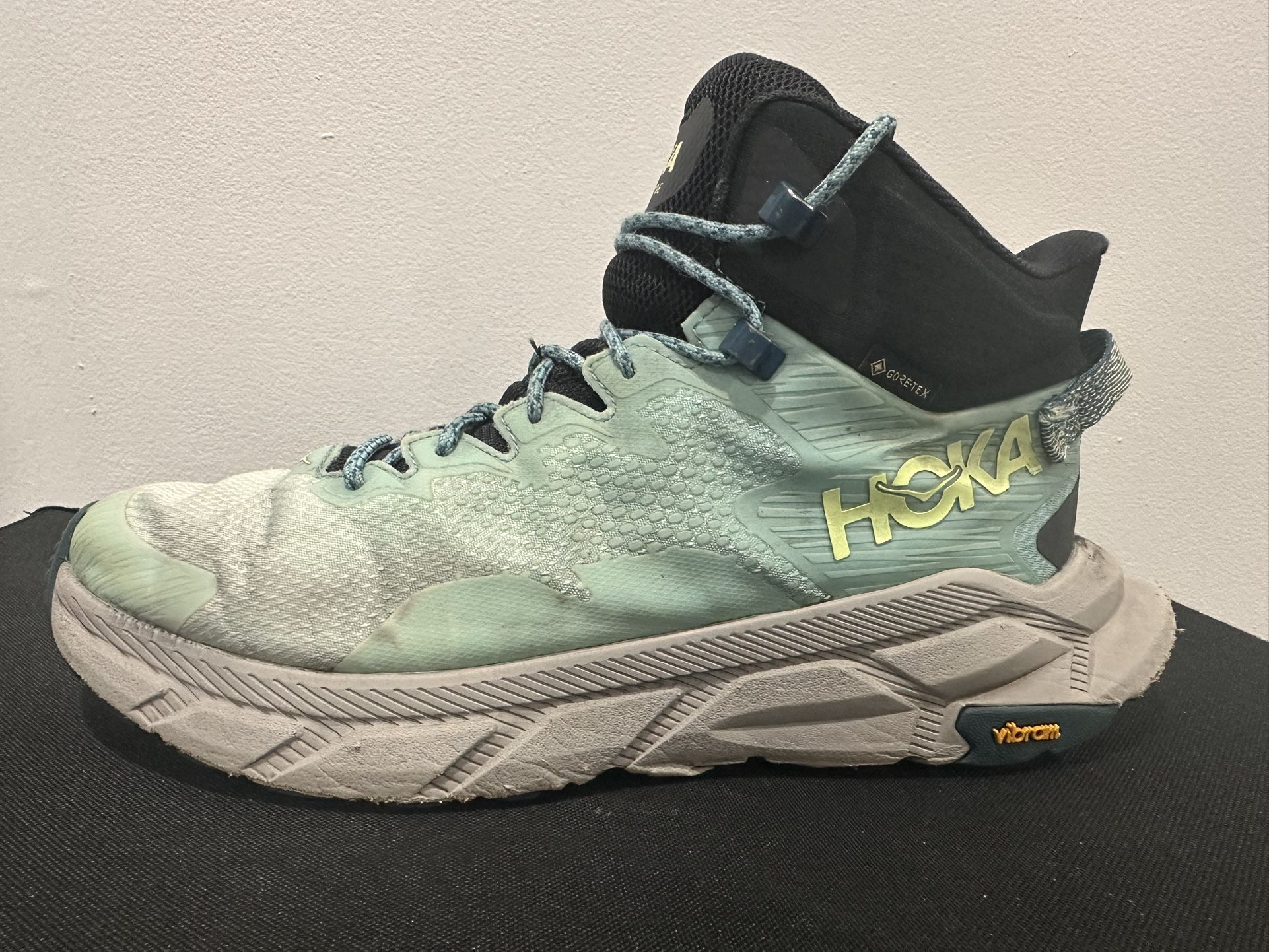 HOKA M TRAIL CODE GTX HIJING SHOE IN LIGHT GREEN AND BLACK SIZE: 9.5B WOMENS.