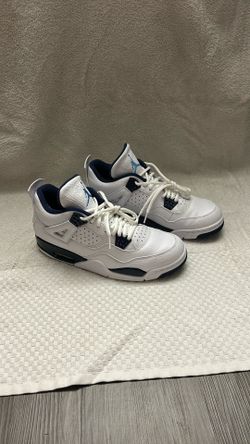 Jordan 4’s Legend Blue