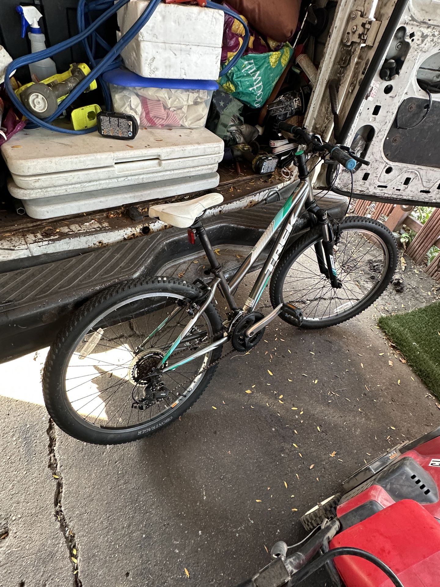 Women’s 820 Trek Mountain Bike