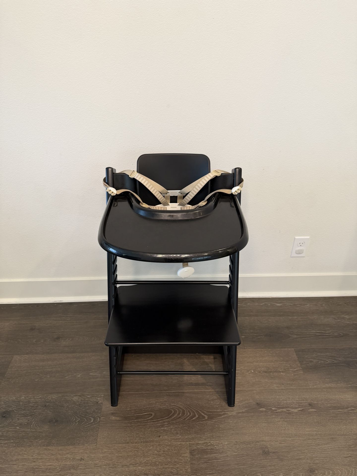 Stokke Tripp Trapp High Chair w/ Table & Baby Straps