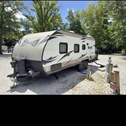  2015 Forest River Wildwood X-Lite 241QBXL 
