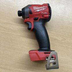 Milwuakee Fuel M18 1/4hex Impact Drill (tool Only) 