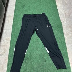 JORDAN PANTS BLACK AND WHITE SIZE XXL