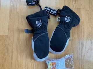 Hestra NEW Woman's Winter Mittens