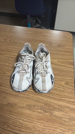 Size 3.5Y NikeTurfield