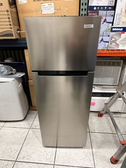 VISSANI -  7.2 cu. ft. Top Freezer Refrigerator in Stainless steel  look