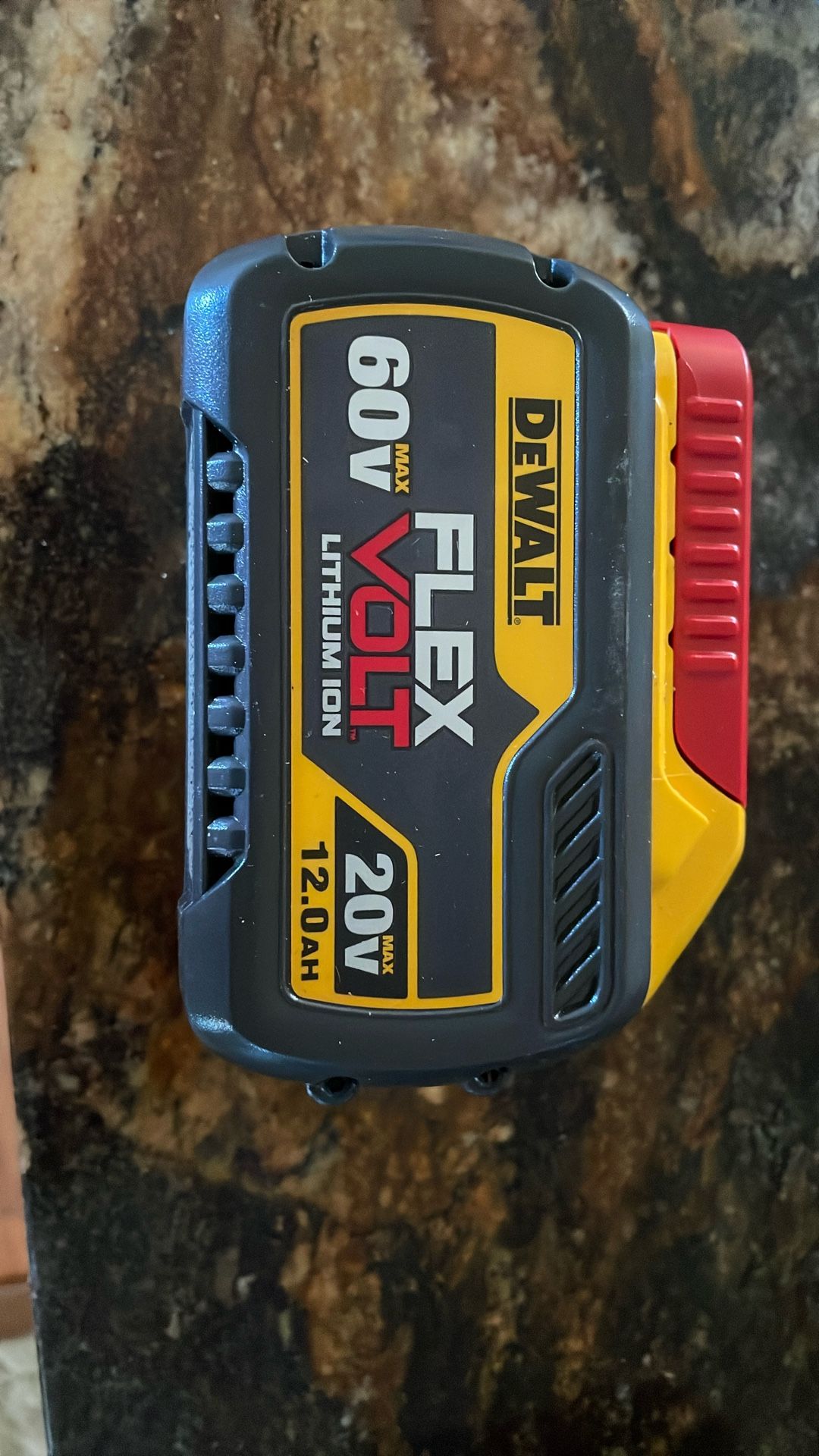 Dewalt 60 V Flex 12.0 AH With charger