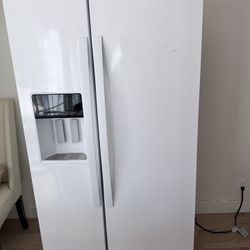 Whirlpool 36” Counter-Depth Side-by-Side Refrigerator w/ Ice & Water – White – 