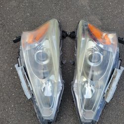 2013,2014,2015 Nissan Altima Left And Right Headlights.