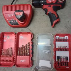 Millwakee Cordless Drill W/Battery- Charger