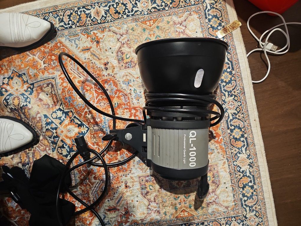 QL 1000 Professional Quartz Light
