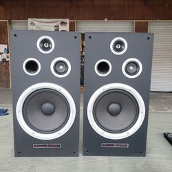 pair of CMS Series floor speakers, 3-way bass reflex speaker system 8 Ohms 130W E17/E18 at Barnyard FLEA mkt