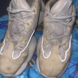 Yeezy 500 size 11