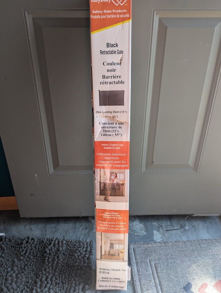 Black Retractable Gate