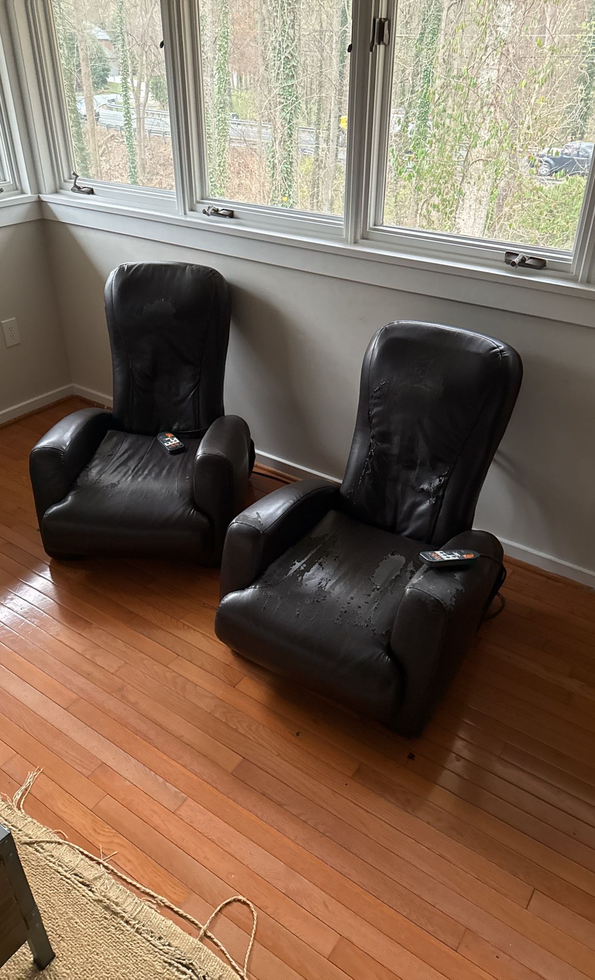 Reclining Massage Chairs