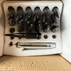 SPIKE LUG NUTS FOR FORDS LINCOLNS THE BOX SAYS 14mm 2.0 Buts Its Actually 14mm 1.5 Thats The Correct Size Lugs These Are