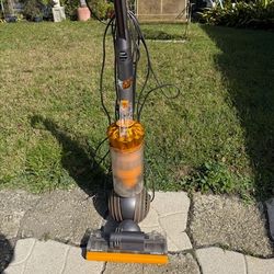 DYSON BALL VACUUM CLEANER 