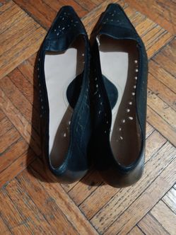 Black Leather Pointed-Toe Flats with Cutout Detail