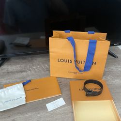 { BEST OFFER } Lv Slim Braclet