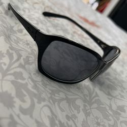 Oakley Woman Black And White Glasses