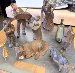 Vintage Hand-Carved Alpine Chalet Folk Art Figures & Animals – Musicians, Cattle & Farm Scene – Large Collection