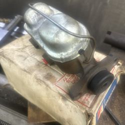 80s Ford Master Cylinder 
