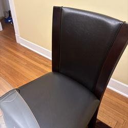 Dining set! Glass table and 4 chairs