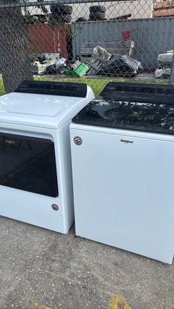 Whirlpool Washer and Dryer Set