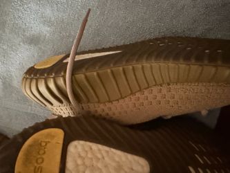 men’s Yeezy  authentic size 8