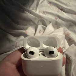 Airpod Gen 2 (meetup and cash only)