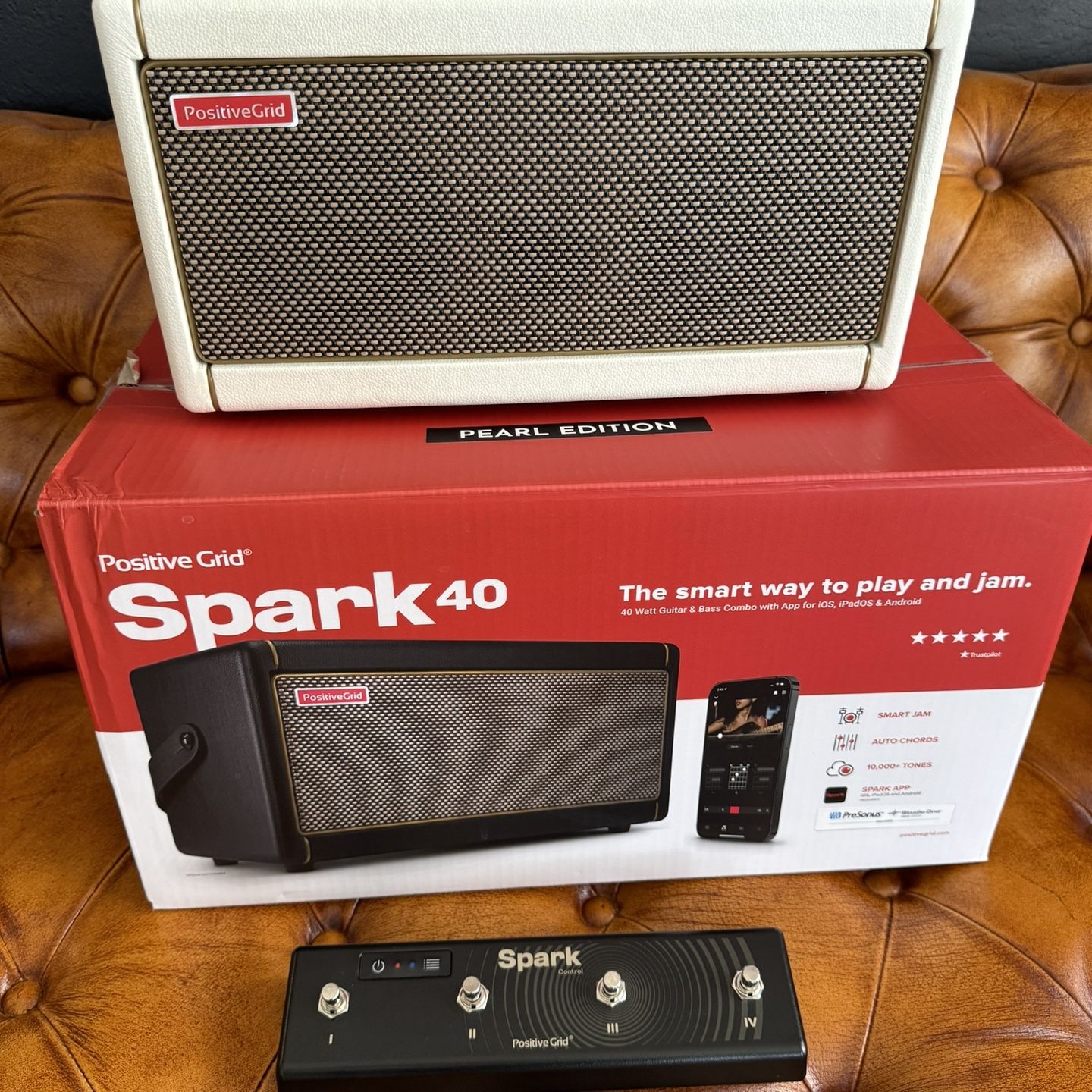 Spark 40(Pearl Edition) Guitar Amp & Spark Control Wireless Foot Switch