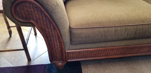 Beautiful, like new couch.