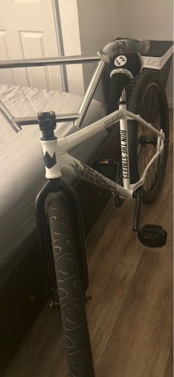 throne 29 inch (trades)