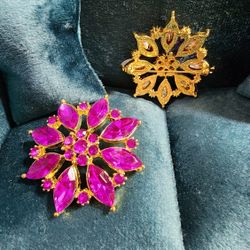 Scarf/Hat Crystal Pin