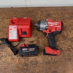 📌Milwaukee M18 FUEL 18V Lithium-Ion Brushless Cordless 1/2 in. Impact Wrench w/Friction Ring Kit w/One 5.0 Ah Battery)👉PRECIO FIRME 👉$ libr