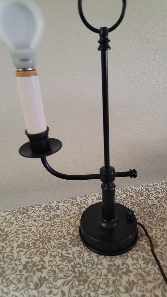Beautiful Vintage Lamp,totally Redone,powder Coated Fcfs,no Longer Need  Downsizing 