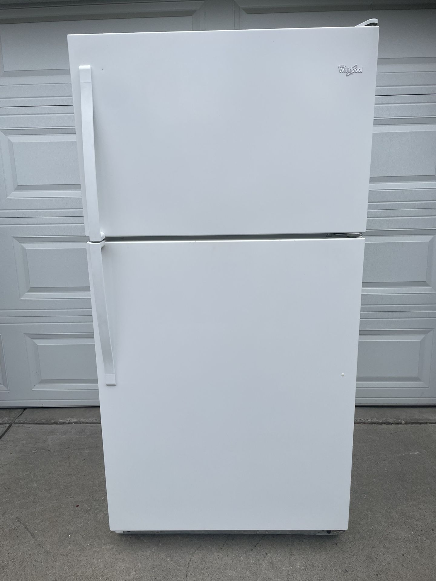 Whirlpool Top And Bottom Refrigerator For $240. Dimensions Are 33Wx30Dx66H. Pick Up Only.