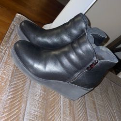 Woman’s Boots 