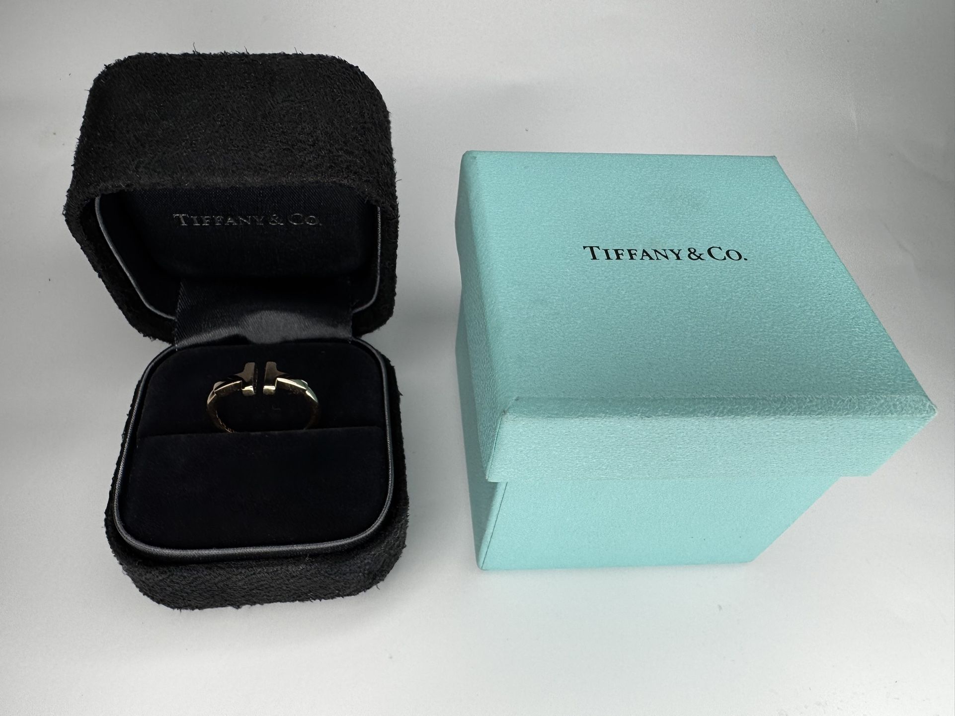 Tiffany T 18k Gold Ring Size 5