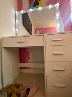 White Vanity Desk with Lighted Mirror and Drawers