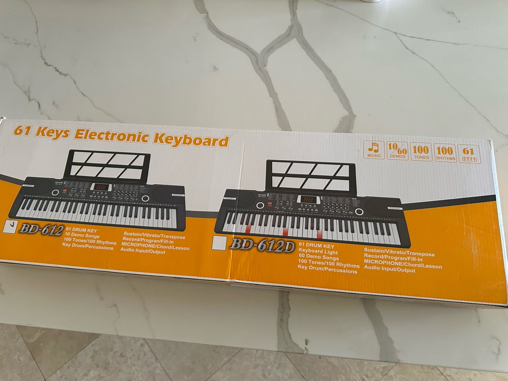 Electric Keyboard ; 61 Keys