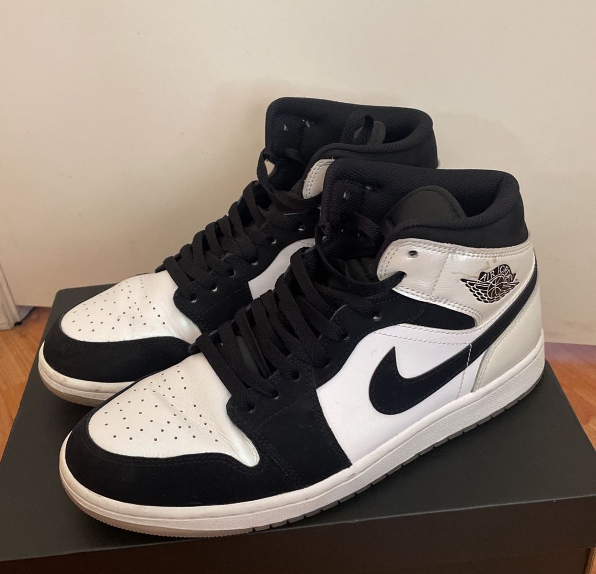 Air Jordan 1 Diamond