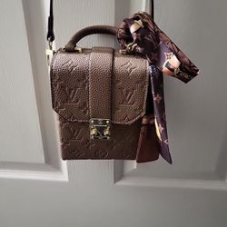 Small Louis Vuitton Leather Tan Handbag