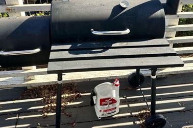 Large Charcoal BBQ Grill & Smoker